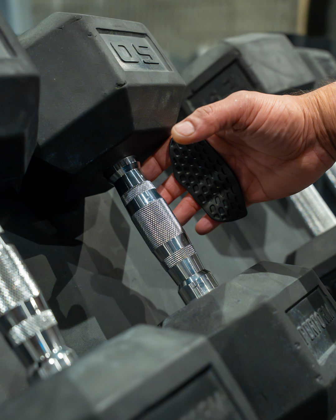 RUBBER LIFTING GRIPS