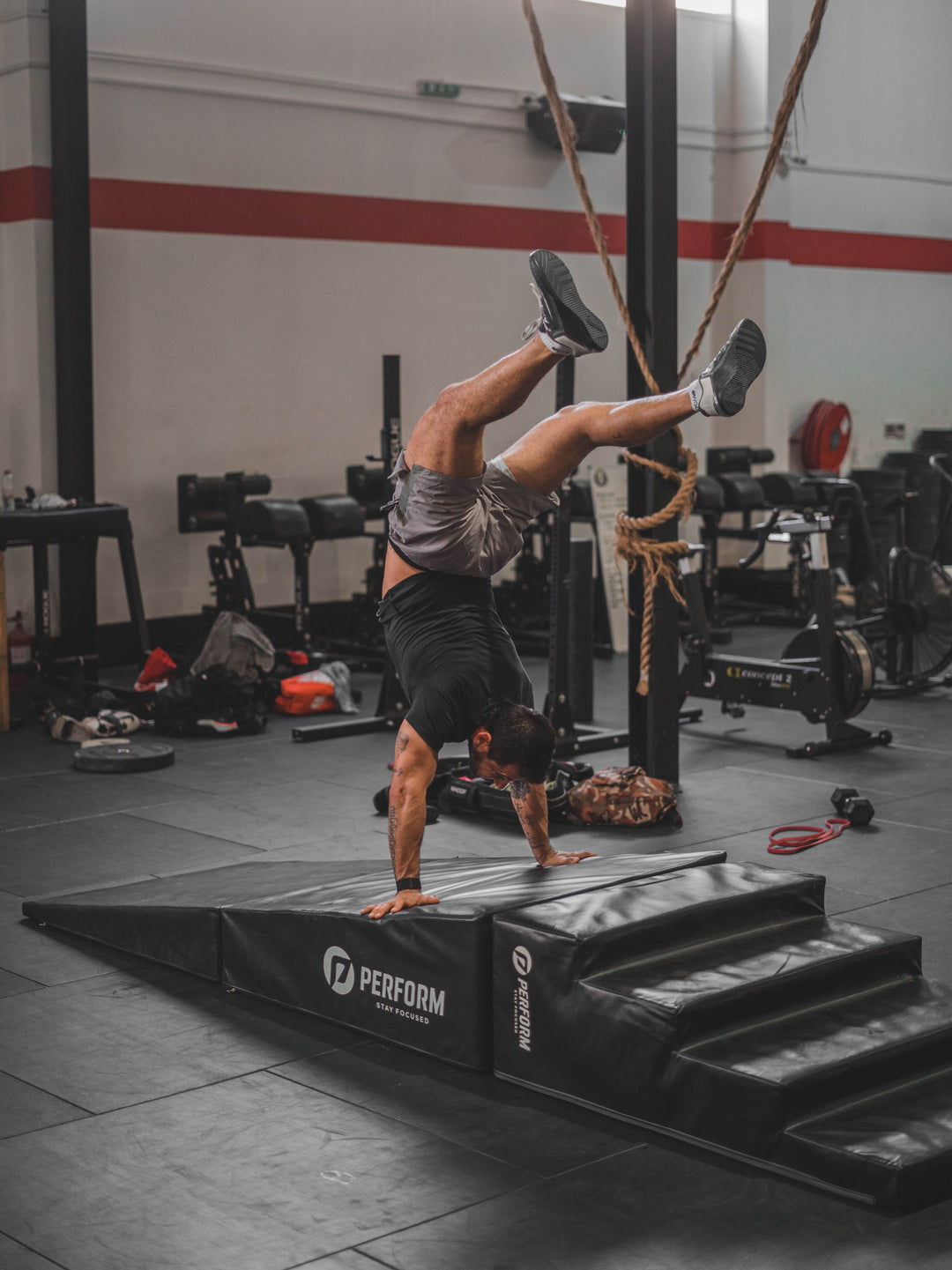 HANDSTANDWALK RAMP